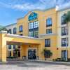 Отель La Quinta Inn & Suites by Wyndham Tampa North I-75 в Тампе