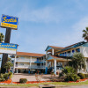 Отель Scottish Inns and Suites - Near Kemah Boardwalk в Кема