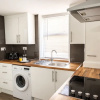 Отель Spacious - Central 2 Bed Apartment, фото 2