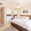 Отель Luxe 3BDR w Private Rooftop Jacuzzi & Beach Access, фото 5