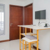 Отель Fully Furnished with Comfortable Design 2BR Apartment Springwood Residence, фото 11
