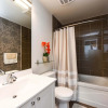 Отель Sarkar Suites - 310 Burnhamthorpe Road, фото 9