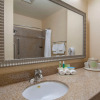 Отель Holiday Inn Express and Suites Bakersfield Central, an IHG Hotel, фото 8