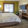 Отель Holiday Inn Express Hotel & Suites Roseville-Galleria Area, an IHG Hotel, фото 4