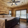 Отель Ern824 - Best Days - Great Location! Close To Town! 2 Bedroom Cabin by RedAwning, фото 4