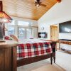 Отель Family Mountain Home, Sleeps Up To 12, Private Hot Tub! 4 Bedroom Home by RedAwning, фото 2