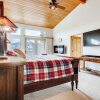 Отель Family Mountain Home, Sleeps Up To 12, Private Hot Tub! 4 Bedroom Home by RedAwning, фото 3