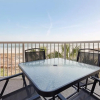 Отель 2br/2ba Sleeps 8, Beachfront w/ Pool, фото 7