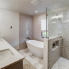 Отель Comfort At Arrowhead Base - Luxury Linens And Cleanliness 3 Bedroom Condo by RedAwning, фото 9
