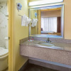 Отель Days Inn by Wyndham Hampton Near Coliseum Convention Center, фото 9