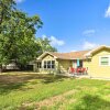 Отель Lovely Tomball Home < 1 Mi to Dtwn + Pool Access!, фото 17