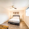 Отель Stylish 1BR Near UT Highland Evonify, фото 9