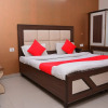 Отель Room in B&B - Hotel Mayank Plaza-near IGI Airport Terminal-3, фото 3
