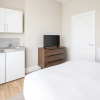 Отель Host Stay Clifton Studio 5, фото 5