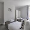 Отель East House - Inviting 3 Bed Stakeford, фото 15
