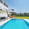 Отель Villa w Pool Garden Patio 1 min to Beach in Bodrum, фото 1