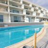 Отель Stunning Apartment with pool-Hosted by Sweetstay, фото 1