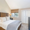 Отель Ski In/out In Town! Ski Area Views, Fireplace, Hot Tub 2 Bedroom Condo by RedAwning, фото 3