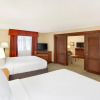 Отель Holiday Inn Express Dallas Market Center, an IHG Hotel, фото 4