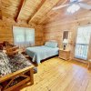 Отель Willow Creek 2 Bedroom Cabin by Redawning, фото 6