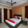 Отель OYO 28440 Mk Hotel And Restaurant, фото 4