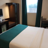 Отель Rockland Hotel Panchsheel Enclave, фото 3