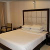 Отель Parker Lords Eco Inn Ahmedabad, фото 2