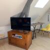 Отель SUPERLOGIS - Sous Les Toits - T2 - BLOIS-HYPERCENTRE 1 chambre 4 personnes, фото 2