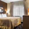 Отель Quality Suites Near West Acres, фото 4