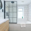Отель Gorgeous, Newly Renovated 1 Bedroom in Balham With Garden, фото 8