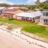Отель Beached Inn' 93 Foreshore Drive - Spacious Beach Front House, фото 23