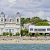 Отель Résidence des Tilleuls proximité plage et commerces в Рояне