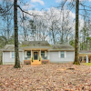 Отель Beautiful Clarkesville Home ~ 8 Mi to Helen!, фото 1