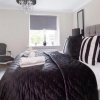 Отель Inviting 2-bed House in York, фото 2