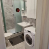 Отель Modern 4-Star Luxury Apt - Wfh Ready, Free Parking, фото 2