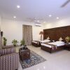 Отель OYO 6760 Chowdhury Estate Premium, фото 9