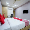 Отель OYO 14745 Veeraj Suites, фото 6