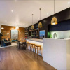 Отель ReadySet Apartments at Glasshouse, фото 1