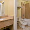 Отель Americas Best Value Inn & Suites University Ave, фото 8