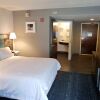 Отель Hampton Inn & Suites Newtown, фото 41