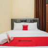 Отель RedDoorz Syariah near Jembatan Merah Plaza, фото 6