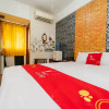 Отель RedLiving Apartemen Green Lake View Ciputat - Pelangi Rooms 3 Tower E, фото 2