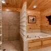 Отель Lookout Lodge Too 4 Bedrooms 5 Bathrooms Cabin, фото 4