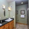 Отель Kendall Camp Get-A-Way 4 Bedroom Townhome, фото 7