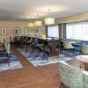 Отель Hampton Inn East Lansing, фото 23