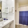 Отель Modern & Spacious Home - 6 Mi to Dtwn South Bend, фото 9