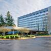 Отель DoubleTree Suites by Hilton Seattle Airport - Southcenter в Теквиле