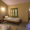 Отель Tharu Community Lodge, фото 2