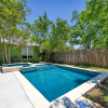 Отель Clover Haus 2 Blks to Main St With Pool and Spa!, фото 15
