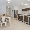 Отель Maroubra 4 Bedroom Townhouse, фото 14